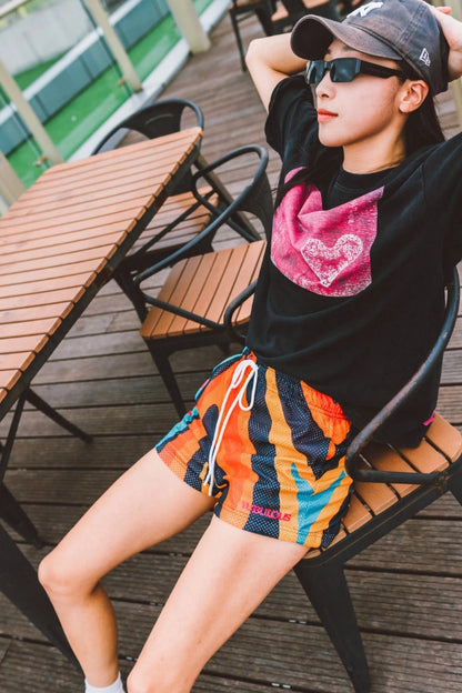 Yubulous Color contrast circle Shorts